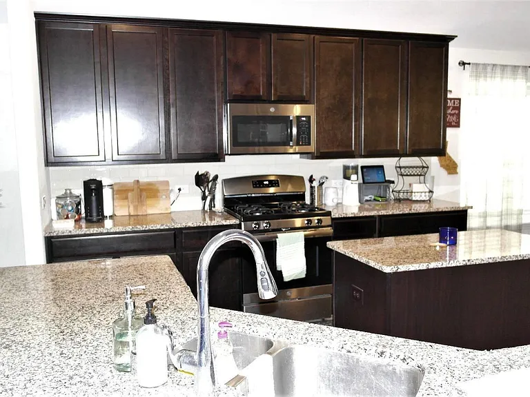 822 Black Hawk Dr — Photo 3