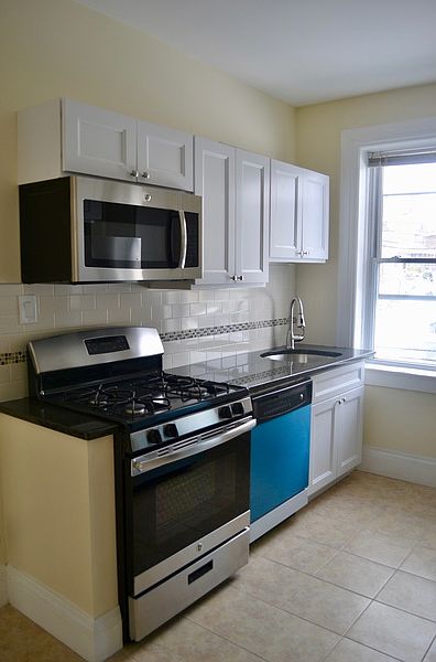 1st image of 255 Lafayette Ave APT 6