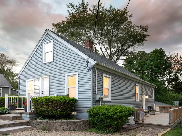 701 W Hatterman St, Bartonville, IL 61607