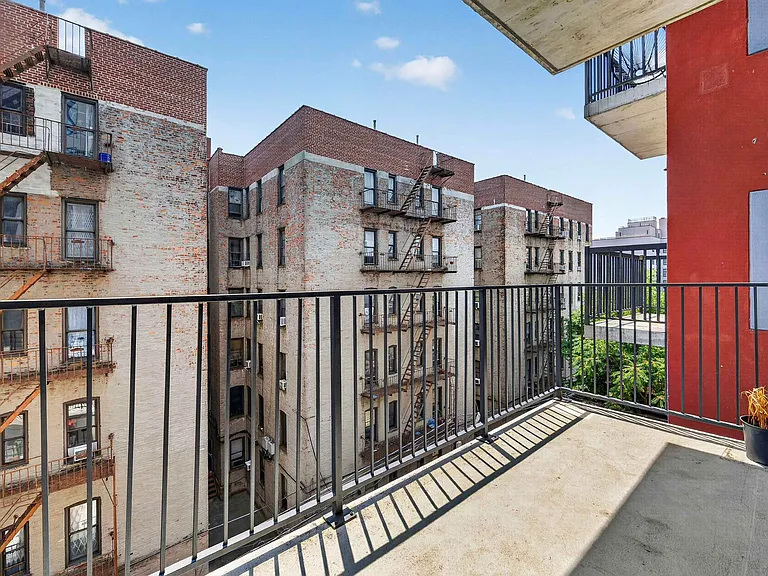 270 Sullivan Pl #4D — Photo 9