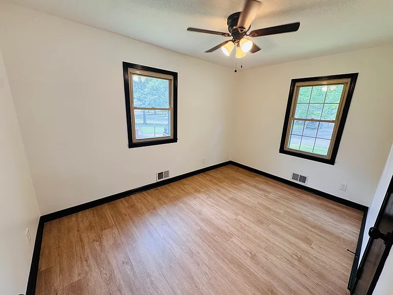 6417 N Bellefontaine Ave — Photo 12