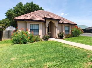 636 E Leona St, Uvalde, TX 78801