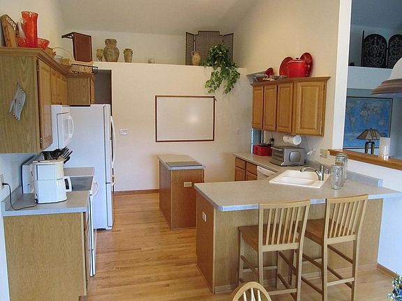 4th image of 2715 Darrell Dr