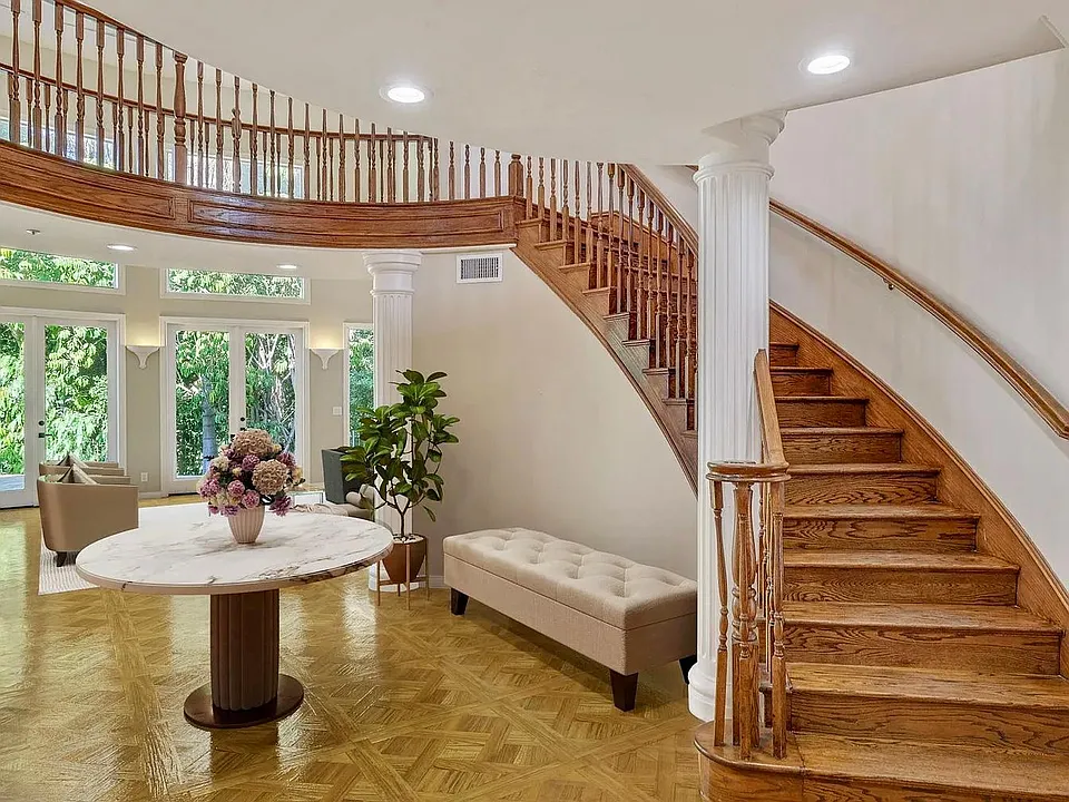 1109 Pine Dr