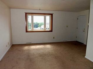 319 Oak Rd, Pittsburgh, PA 15239