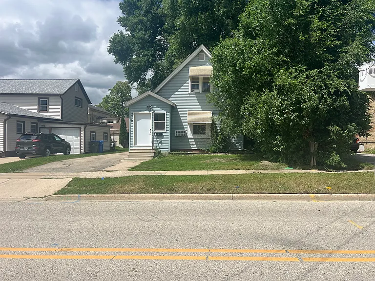 210 E Milwaukee St — Photo 5
