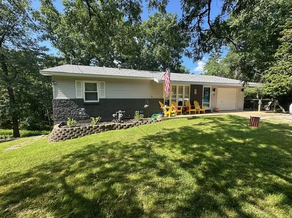 23 E Mountain Dr, Eureka Springs, AR 72632