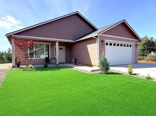 340 Cedar Ridge Dr, Cave Junction, OR 97523