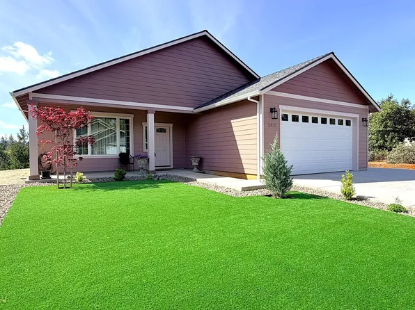 340 Cedar Ridge Dr, Cave Junction, OR 97523