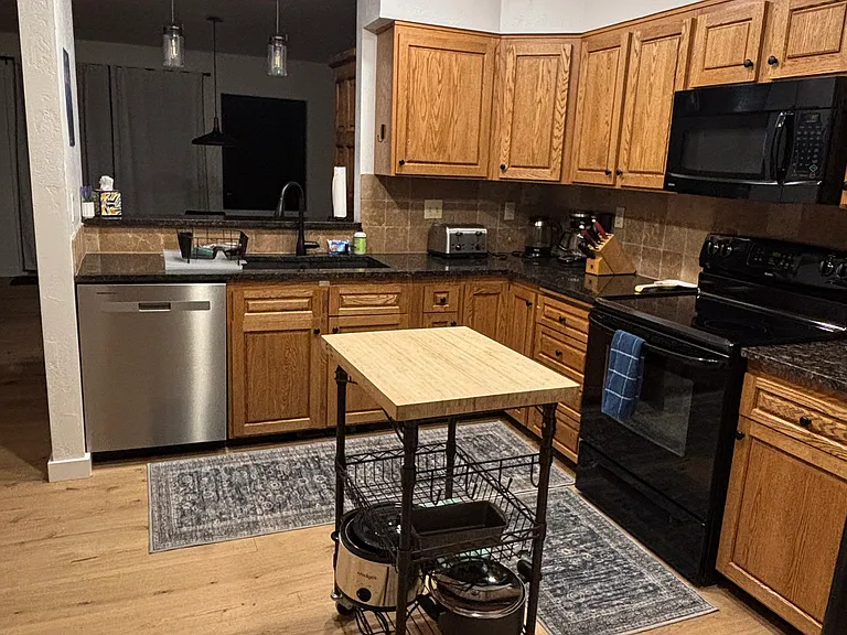 141 N Side Cir — Photo 9