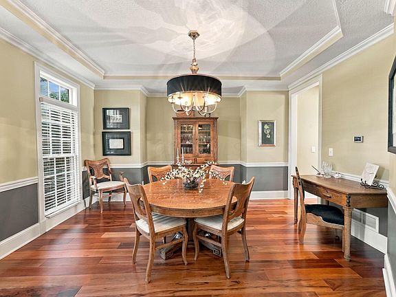 4th image of 372 Ashmoore Cir E
