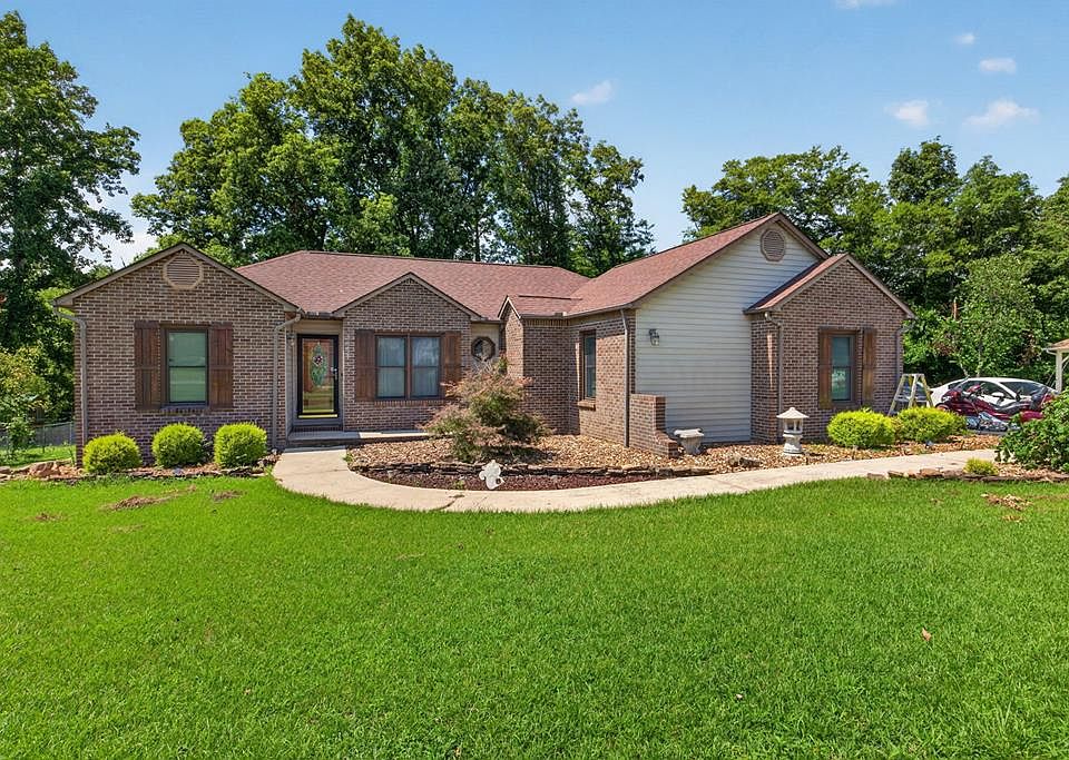 1st image of 3669 N Riveroaks Dr