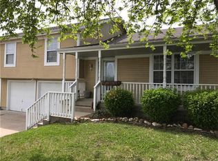 613 S Johnson Dr, Odessa, MO 64076