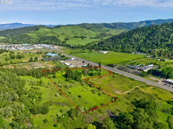 3314 NE Diamond Lake Blvd, Roseburg, OR 97470