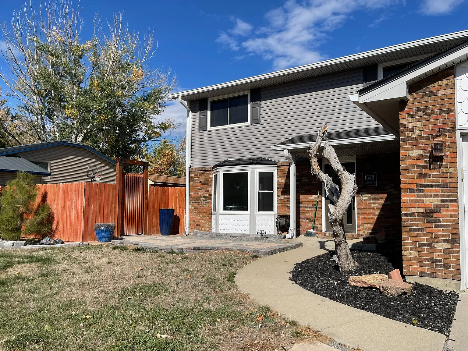 1532 Flemming Dr — Photo 2