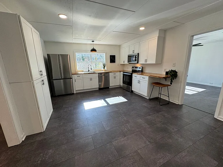 818 Maple Ave SW — Photo 5
