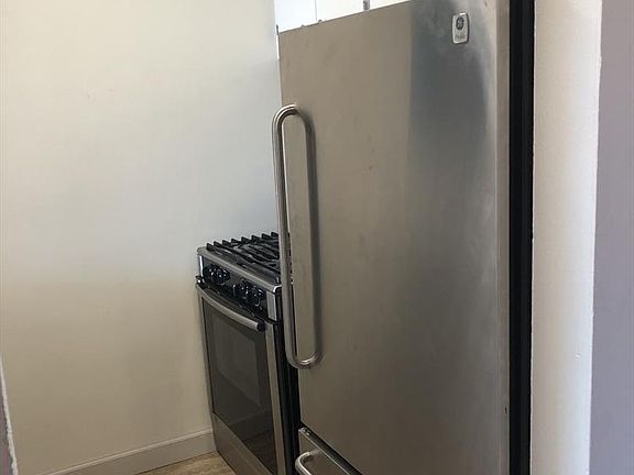 4th image of 2750 Johnson Ave APT 6L