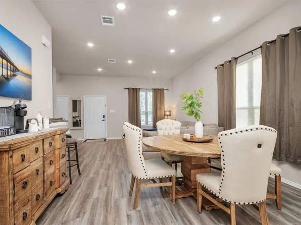 710 Crystal River Rd, Montgomery, TX 77316