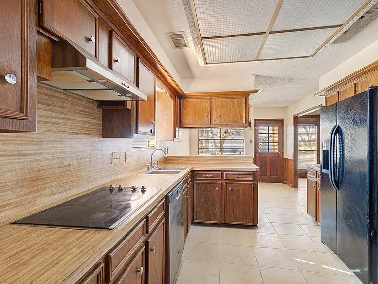 1006 Bolton Dr — Photo 11