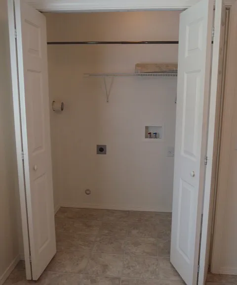 2343 S 3rd St W #D — Photo 7