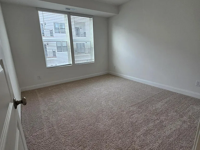 1236 S Person St #101 — Photo 15