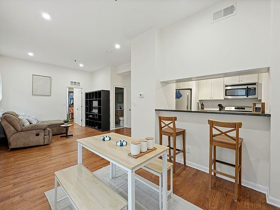4th image of 227 Christopher Columbus Dr APT 305B