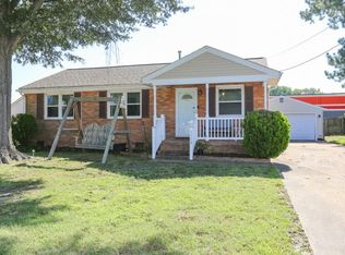 1113 White Pine Dr, Chesapeake, VA 23323