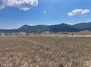 17 Meadowlark Dr, Hot Springs, SD 57747