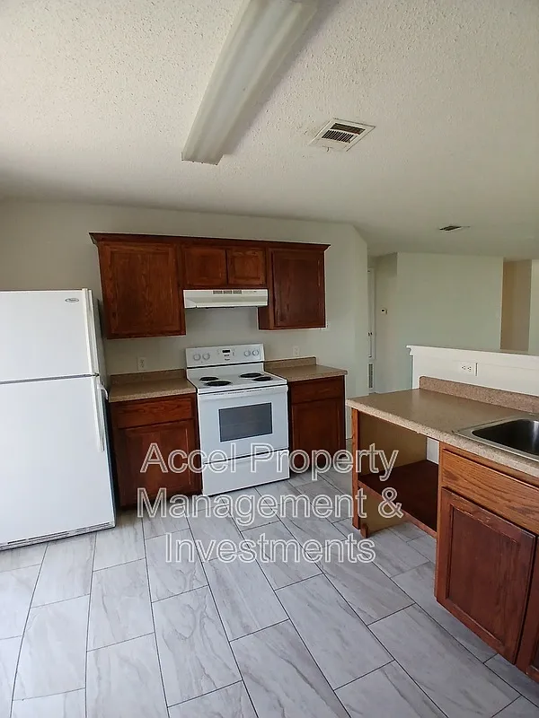 3 bed, 2.0 bath, 1520 sqft, $1,550 — Photo 4