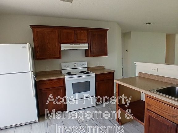 4th image of 5408 N 35th St