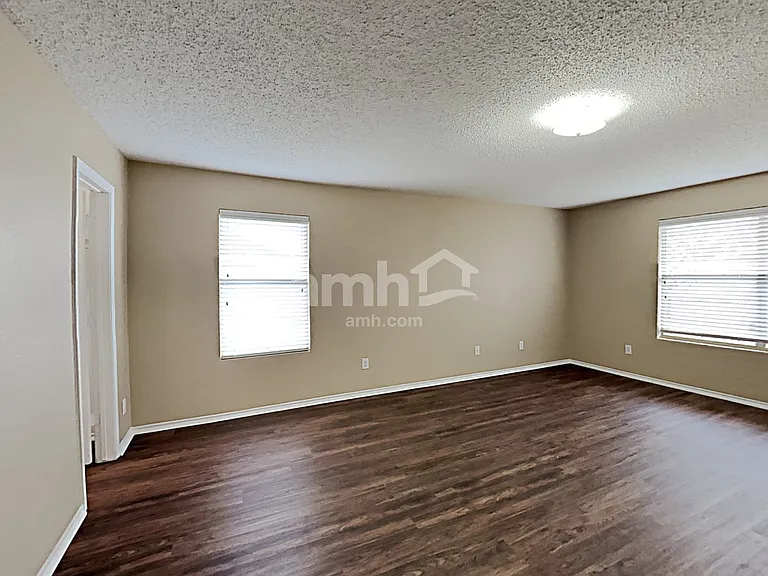628 Condor Trl — Photo 12