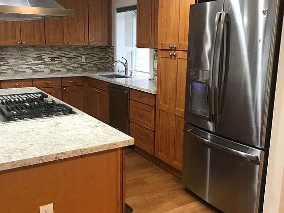 4th image of 2219 169th Ave NE