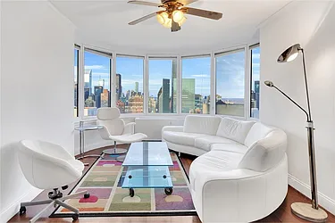 Rented by R New York