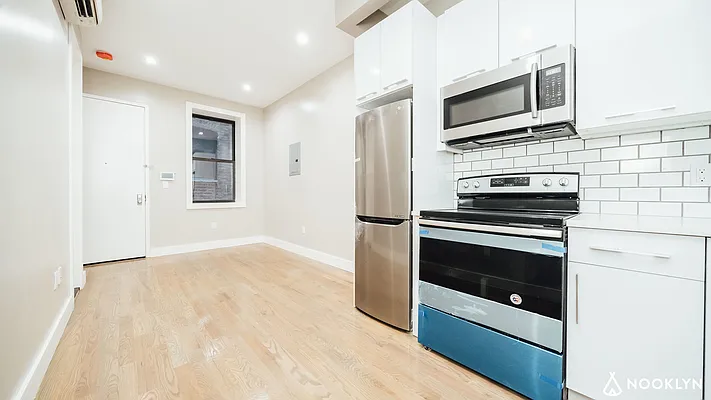 Rented by Nooklyn NYC LLC | media 4