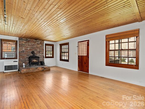 2nd image of 1361 Soco Rd