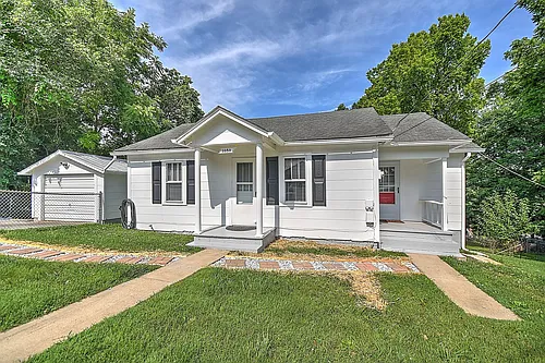 1050 Delawana St Photo 1