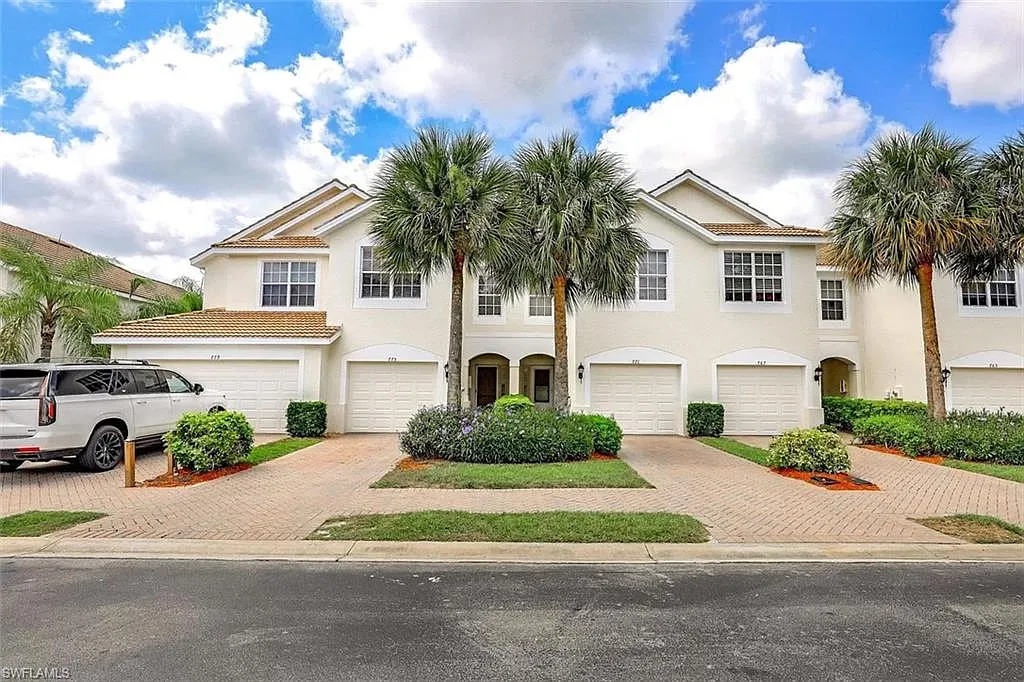 Building Photo - 775 Hampton Cir #133
