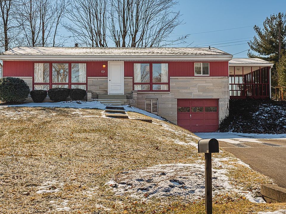 1st image of 621 W Skyline Dr