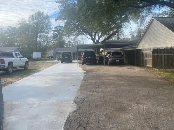 902 S Holly Ave, Cleveland, TX 77327