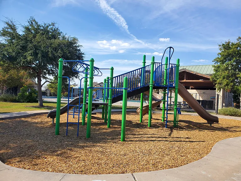 945 Cypress Ml — Photo 23