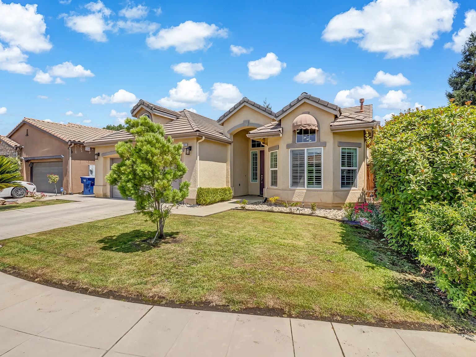 3 bed, 1750 sqft, $3,300 — Photo 3