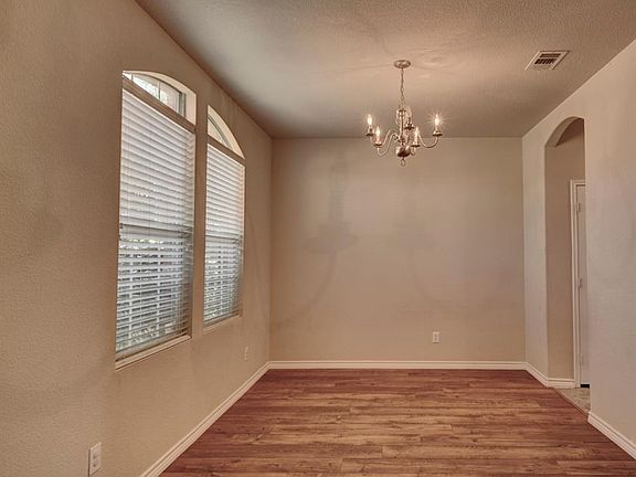 3rd image of 1620 Birds Eye Rd
