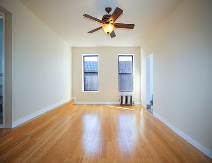 3rd image of 11880 Metropolitan Ave APT 6B
