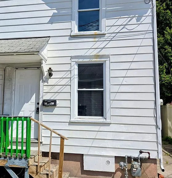 1437 W Court St — Photo 14