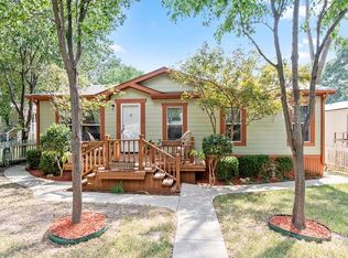 129 Waterfront Dr, Mabank, TX 75156