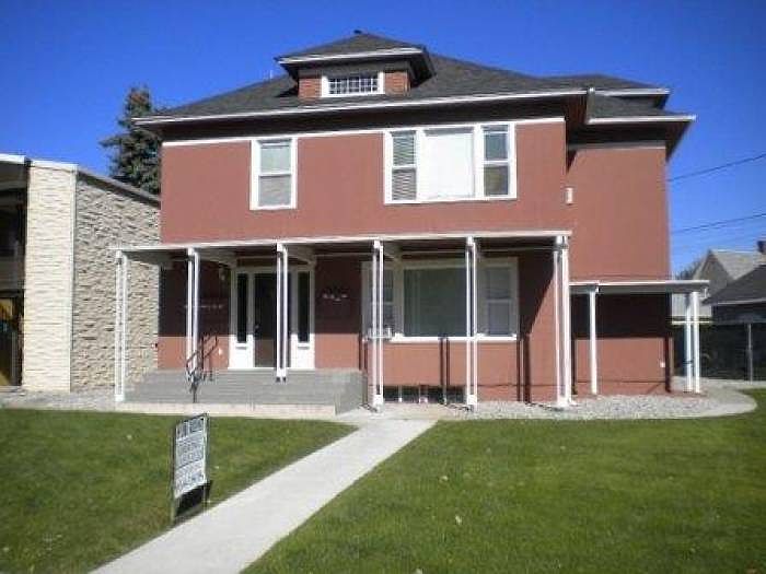 One-bedroom building
