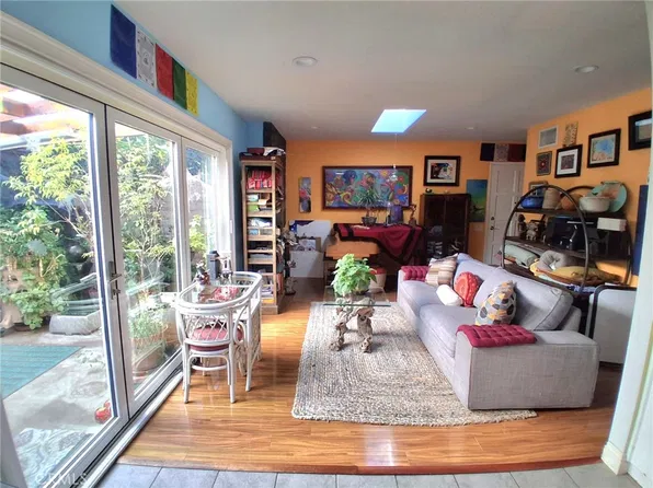 7552 Corbin Ave Unit 4, Reseda, CA 91335