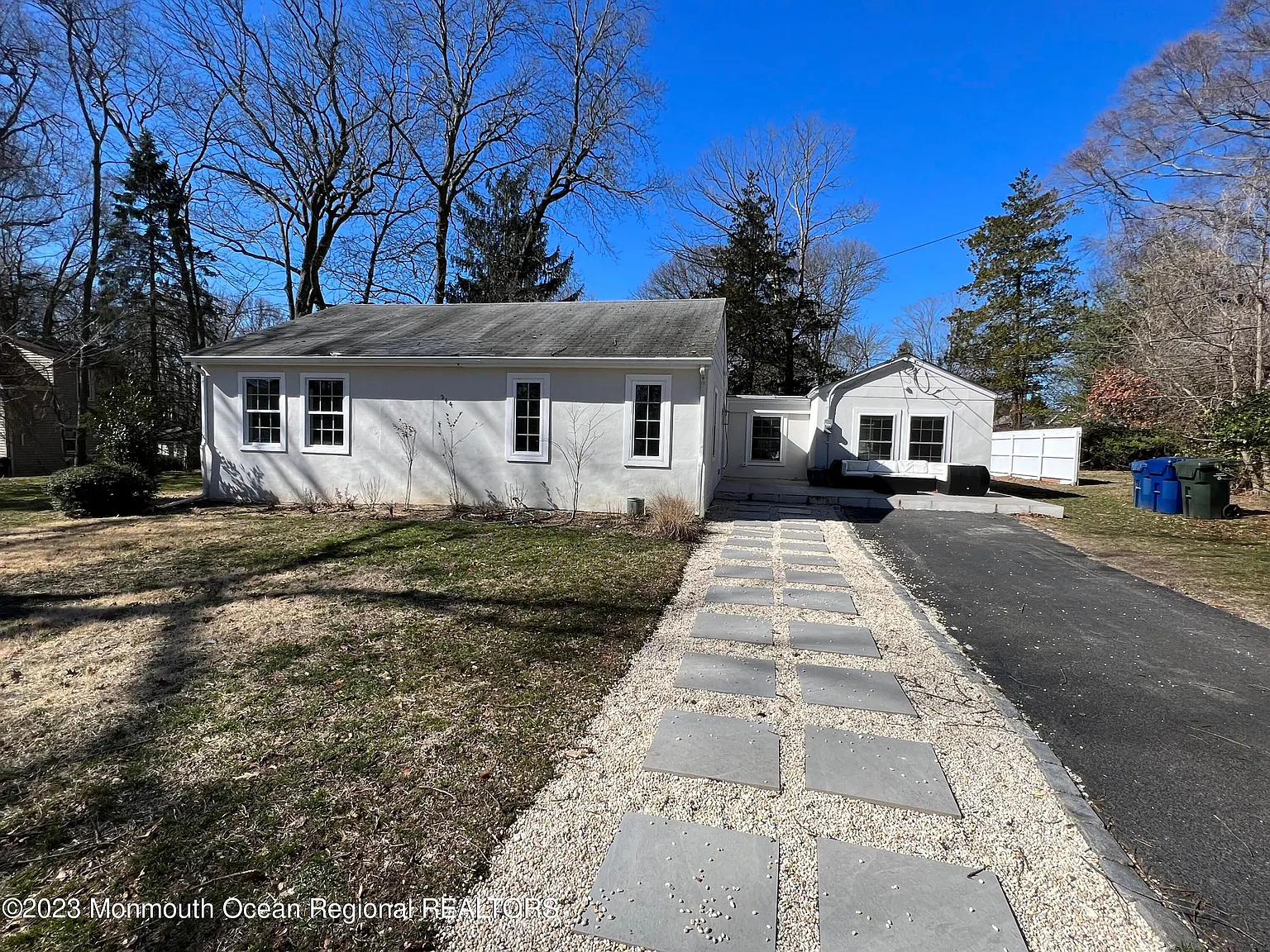 244 Highwood Rd photo 1