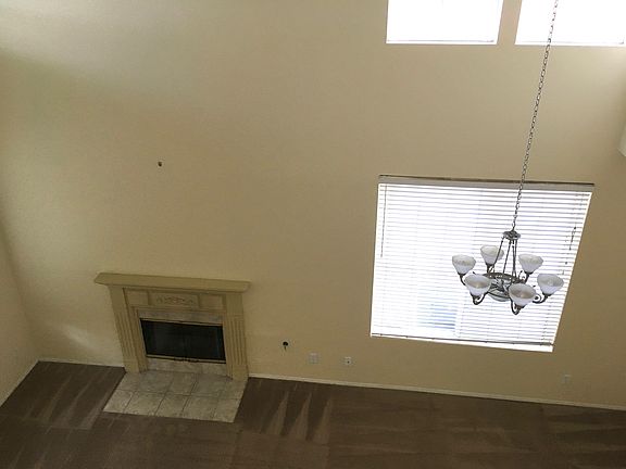 5th image of 460 Middlebury Ct