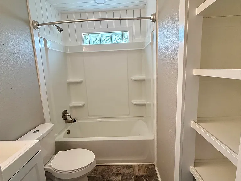 404 N West Ave — Photo 14